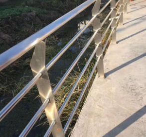 不銹鋼護(hù)欄